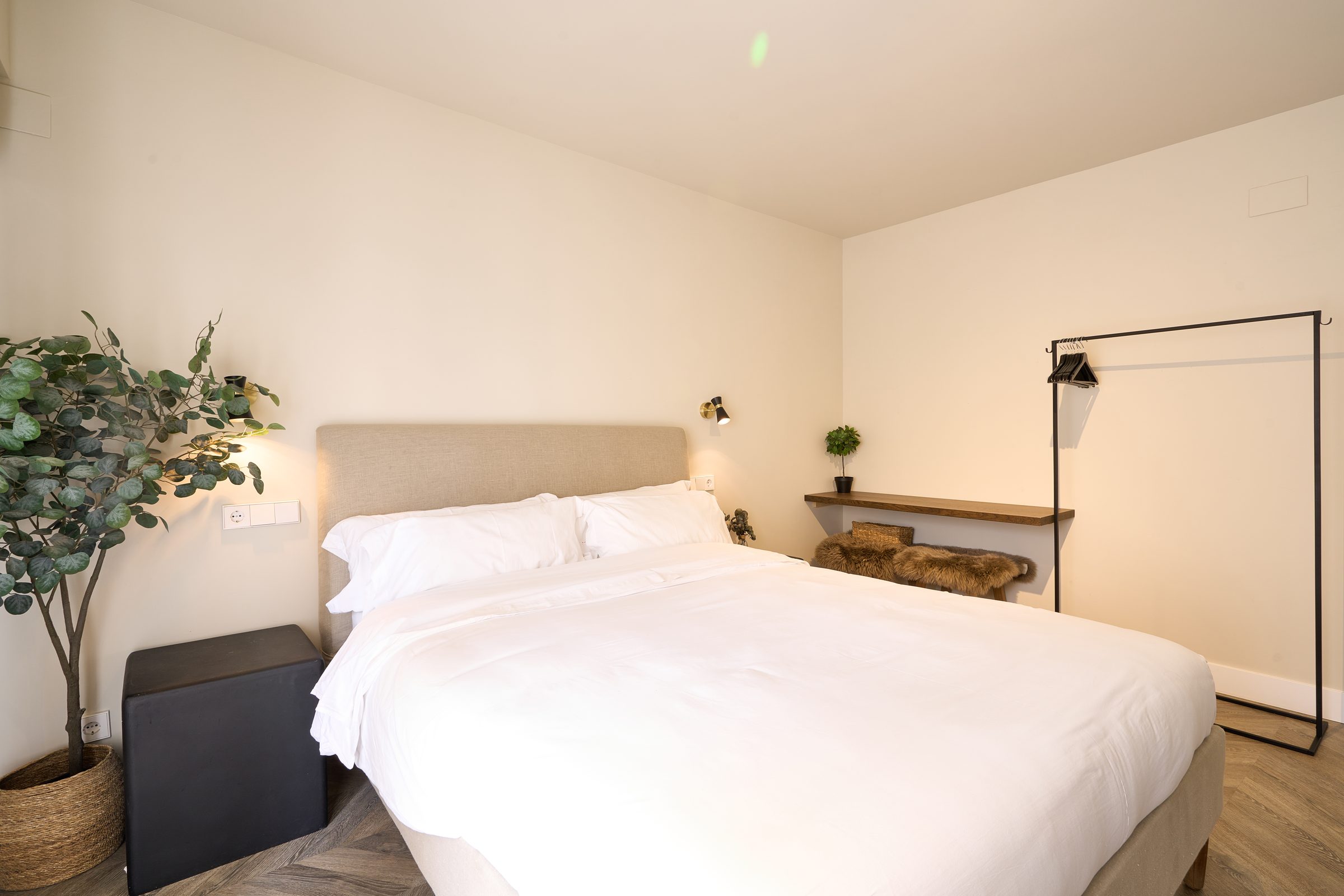 Musgo — dormitorio perchero